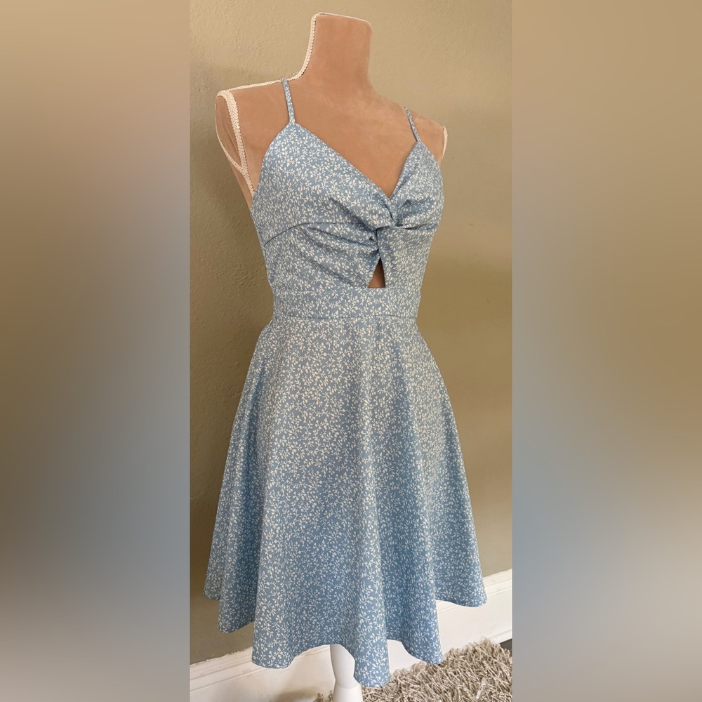Blue Sleeveless twist knit  Dress - Picture 5 of 11